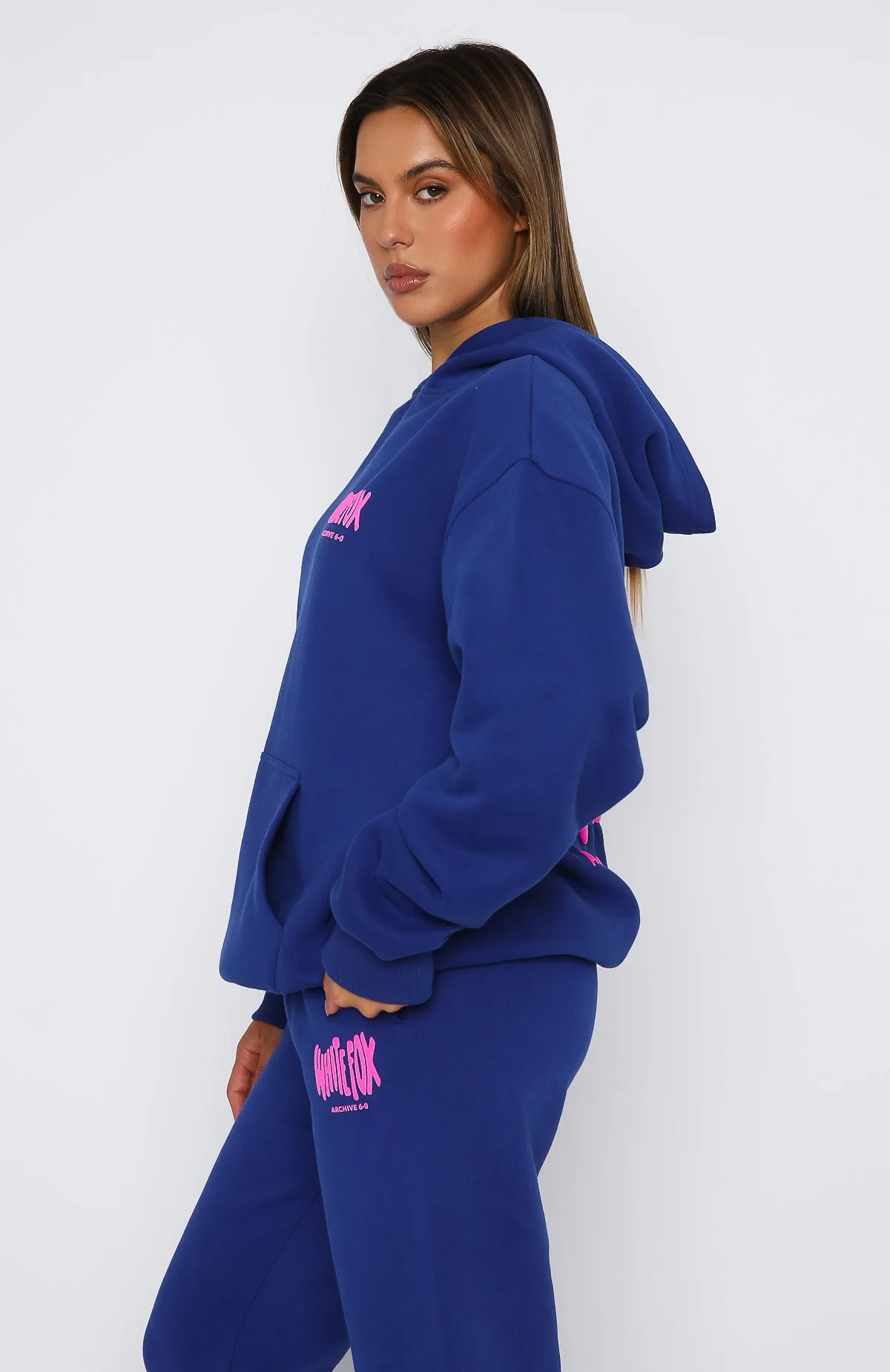 Sure! Here’s an optimized title for the product:

Archive 6.0 Malibu Oversized Cozy Hoodie for Ultimate Comfort

Feel free to let me know if you need further adjustments!