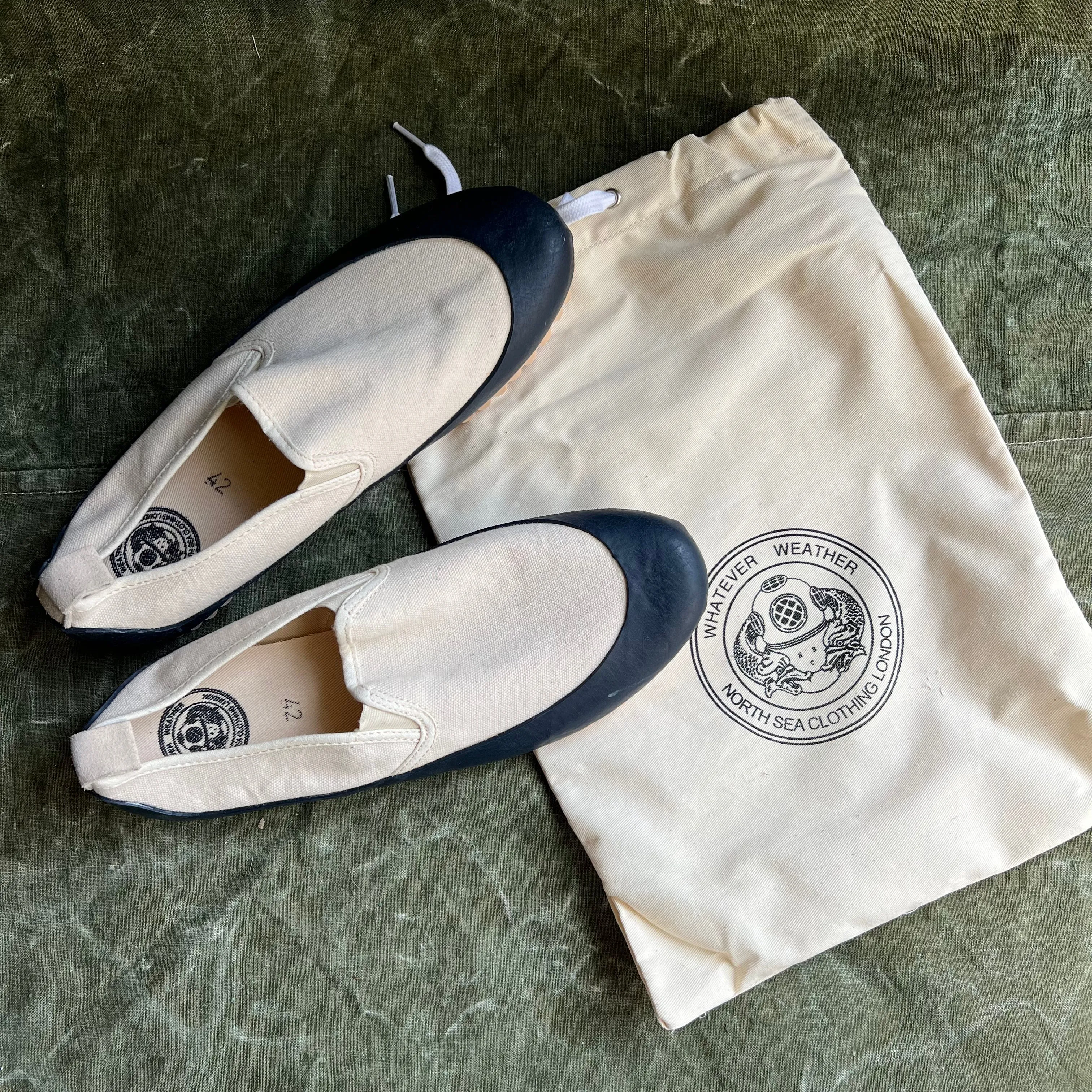 ARCHIVE SALE - MARINE SLIP ON, ECRU/NAVY