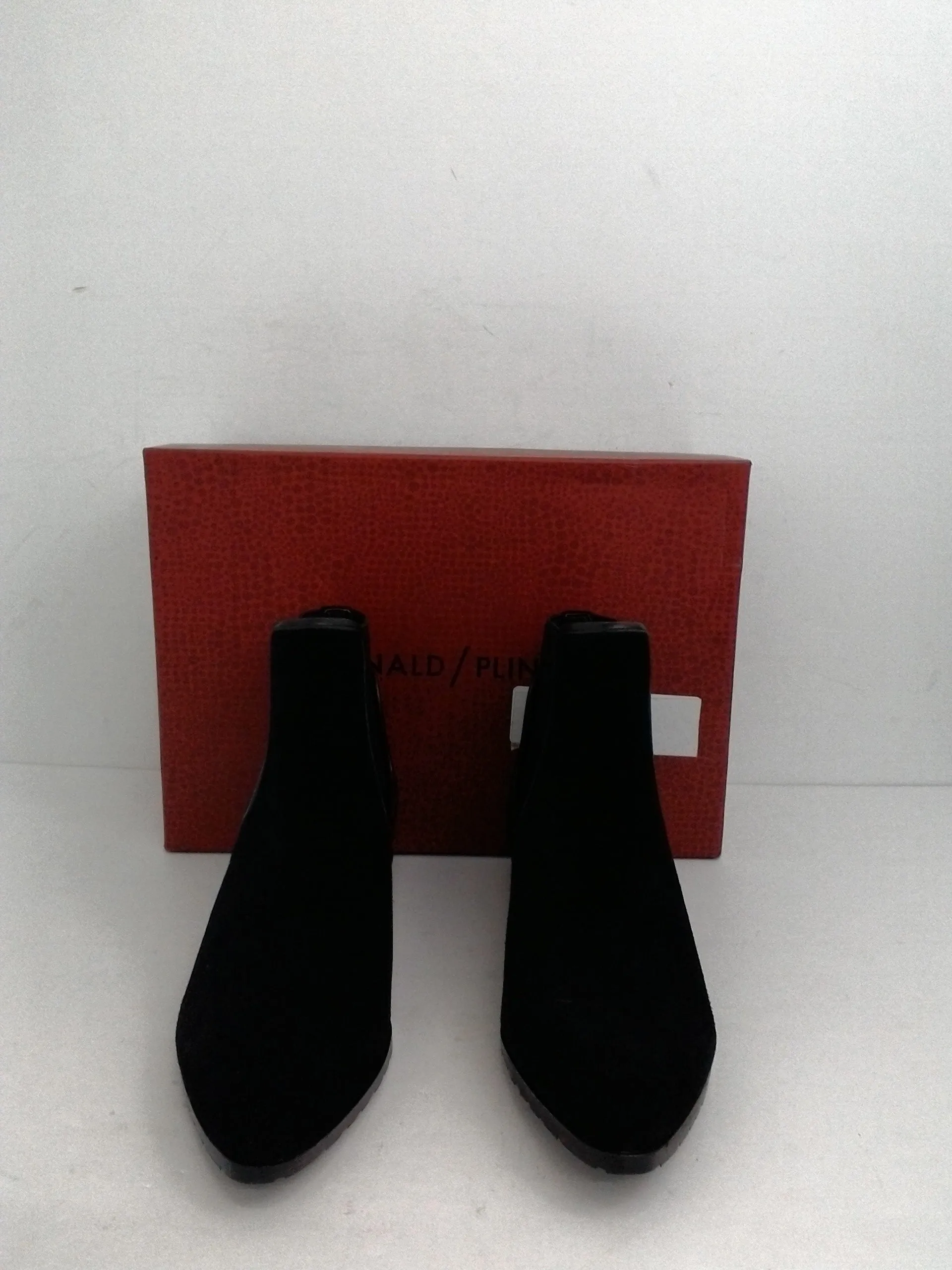 Donald/Pliner Women's Dyla Black Suede Booties Size 7 M