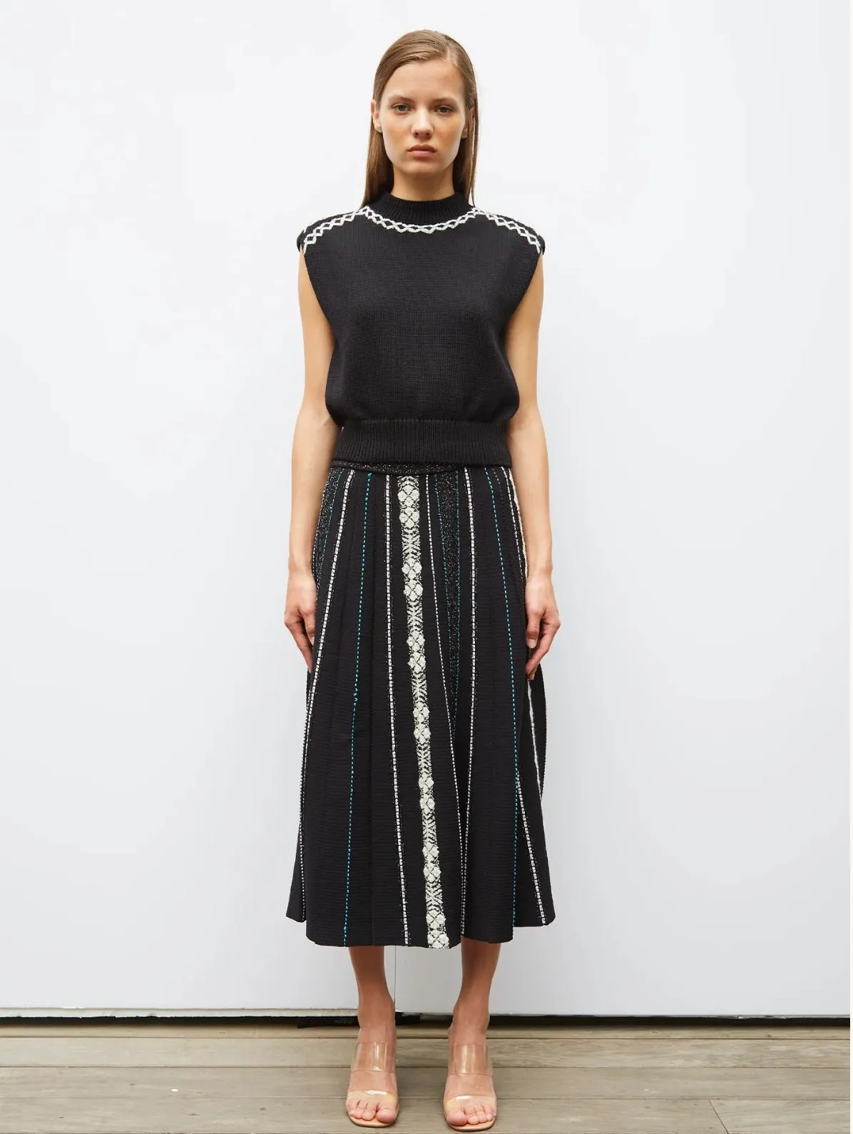 MOLLI - Arena 5 Skirt in Black